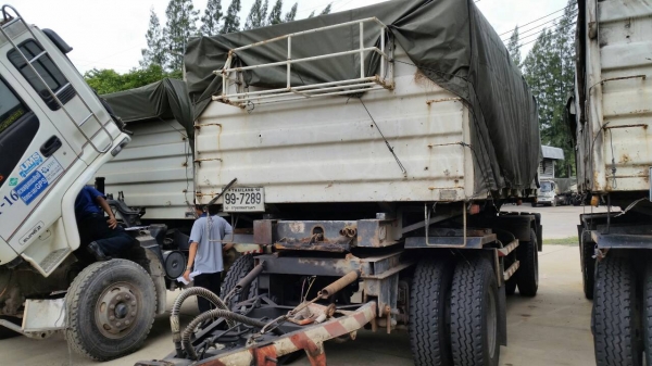 ขายด่วนครับ ลูกพ่วง สามมิตร 2 คานดั้ม สวยมากครับ หน้าใช้เอกสารพร้อมโอน มี 3 คันครัน