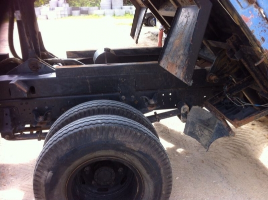 รถอีซูซุ 6 ล้อดั้ม 150 แรงม้า. ปี 48 ( รถวิ่ง 7x,xxx กม. ) สนใจติดต่อ 081 - 6079515 รถอีซูซุ 6 ล้อดั้ม 150 แรงม้า. ปี 48 ( รถวิ่ง 7x,xxx กม. ) สนใจติดต่อ 081 - 6079515