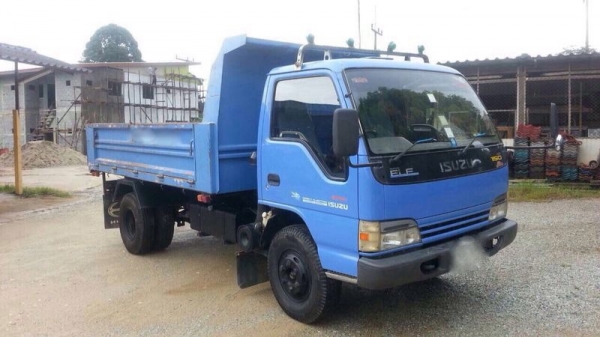 รถอีซูซุ 6 ล้อดั้ม 150 แรงม้า. ปี 48 ( รถวิ่ง 7x,xxx กม. ) สนใจติดต่อ 081 - 6079515 รถอีซูซุ 6 ล้อดั้ม 150 แรงม้า. ปี 48 ( รถวิ่ง 7x,xxx กม. ) สนใจติดต่อ 081 - 6079515