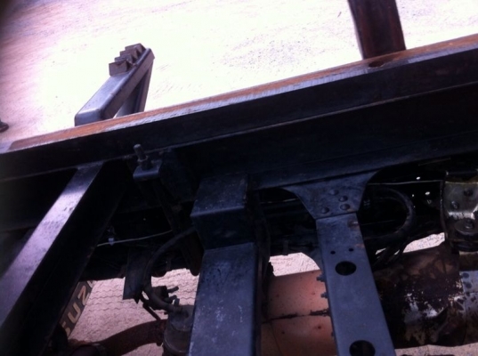 รถอีซูซุ 6 ล้อดั้ม 150 แรงม้า. ปี 48 ( รถวิ่ง 7x,xxx กม. ) สนใจติดต่อ 081 - 6079515 รถอีซูซุ 6 ล้อดั้ม 150 แรงม้า. ปี 48 ( รถวิ่ง 7x,xxx กม. ) สนใจติดต่อ 081 - 6079515