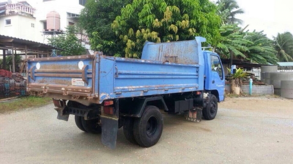 รถอีซูซุ 6 ล้อดั้ม 150 แรงม้า. ปี 48 ( รถวิ่ง 7x,xxx กม. ) สนใจติดต่อ 081 - 6079515 รถอีซูซุ 6 ล้อดั้ม 150 แรงม้า. ปี 48 ( รถวิ่ง 7x,xxx กม. ) สนใจติดต่อ 081 - 6079515