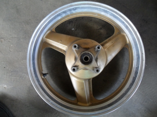 ขายล้อ CB400 หลายวง ขายล้อ CB400 หลายวง