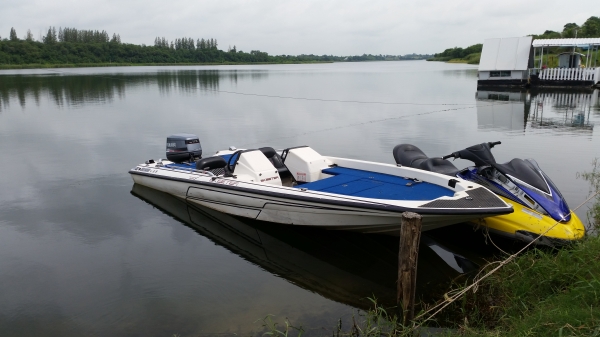 เรือแบส19ฟูต