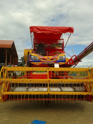 ขายรถเกี่ยวเกษตรพัฒนา รุ่นจ้าวช้างไวไฟ ปี49