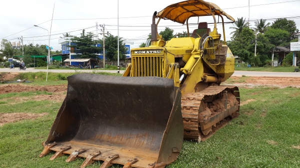 ขอแจมหน่อยนะครับขายด่วนแทร็คเตอร์KOMATSU D50S-16สภาพสวยๆราคาถูกๆพร้อมใช้งานจริงๆรีบจองเลยครับ0843923995