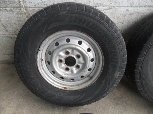 ล้อกะทะ 14นิ้ว 5รู114 พร้อมยาง 195R14 สวยๆ 4 ล้อ ราคา 2800 บาท