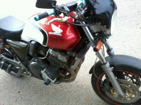 ขาย honda super 4 ราคา 75000 บาท ราคาถูกๆ ปี 94 ทะเบียนแท้ 400 cc สีขาว แดง สนใจติดต่อได้ที่คุณ แสบ 088-4751196 (ขายแล้ว) ขาย honda super 4 ราคา 75000 บาท ราคาถูกๆ ปี 94 ทะเบียนแท้ 400 cc สีขาว แดง สนใจติดต่อได้ที่คุณ แสบ 088-4751196 (ขายแล้ว)