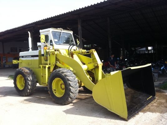 ขาย รถตัก KOMATSU 510 มีหลายคันให้เลือก  มีรถจัดส่งให้ถึงที่  เก่่านอก  สอบถามได้   089-8531812   053-795101  053-795102