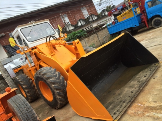 ขาย รถตัก KOMATSU 510 มีหลายคันให้เลือก  มีรถจัดส่งให้ถึงที่  เก่่านอก  สอบถามได้   089-8531812   053-795101  053-795102