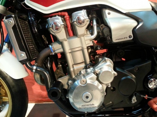 T&T BIKE RAMA2 ขายHONDA CB1300 โฉมปี2005 หัวฉีด PGM-FI เอกสาร inv+สพมแท้ราคาเพียง 139000 ฿ T&T BIKE RAMA2 ขายHONDA CB1300 โฉมปี2005 หัวฉีด PGM-FI เอกสาร inv+สพมแท้ราคาเพียง 139000 ฿
