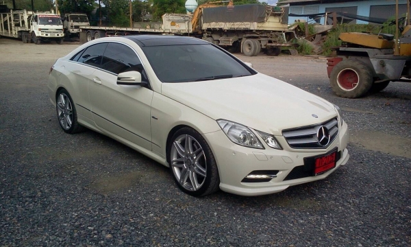 ขายดาวน์...BENE...E200 ปี2013สปอร์ท 2ประตู 7 AT หลังคาสลูป...รถ 1 ปี ใช้แค่20000 กม. รถสวยไม่เคยชน..เคลือบแก้วอย่างดี