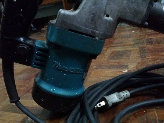 เครื่องสกัดไฟฟ้า ,เจาะคอนกรีต,แย็ก มากีตาร์ MAKITA HM0810