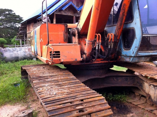 รถแบคโฮ HITACHI EX200-3 รถสวยใช้งานดี มีทะเบียนครบ
