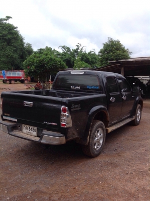 อีสุสุ 4 ประตู เเพลตตินั่มไฮเเลนเดอร์ เครื่อง 2500 สภาพเดิมทั้งคัน