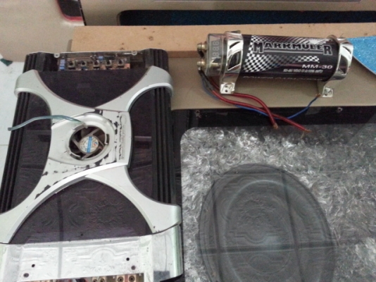 ขายเครื่องเสียง ไพโอเนีย +แอมป์2ตัว+ลำโพง+ชุดสายไฟ พร้อมชุดตู้สูตร ใส่รถโตโยต้า วีโก้ (ตามรูป)