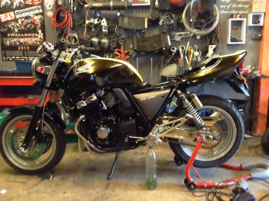 รับซ่อมแต่งบิ้วเก็บงานบิ๊กไบค์ทุกรุ่น รับซ่อมแต่งบิ้วเก็บงานบิ๊กไบค์ทุกรุ่น