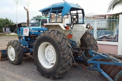 ขายรถไถ ford 6600 เสื้อลาย สองเพลา