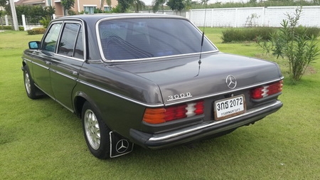 รถเก่า คลาสสิค สมบูรณ์พร้อมใช้