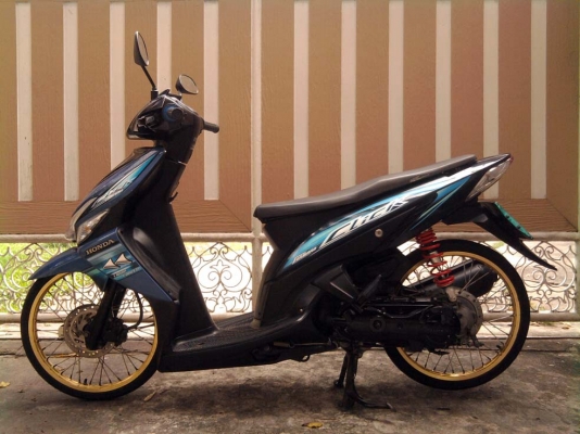 ขออนุญาติขาย Honda Click Combi Brake สีสวยใส โอนให้ฟรีครับ