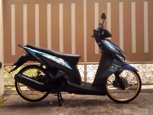 ขออนุญาติขาย Honda Click Combi Brake สีสวยใส โอนให้ฟรีครับ