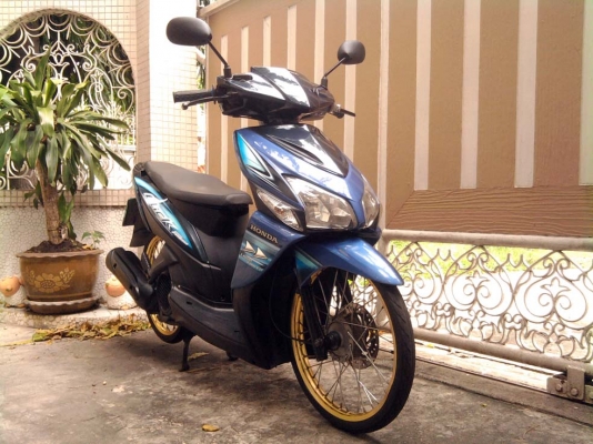 ขออนุญาติขาย Honda Click Combi Brake สีสวยใส โอนให้ฟรีครับ