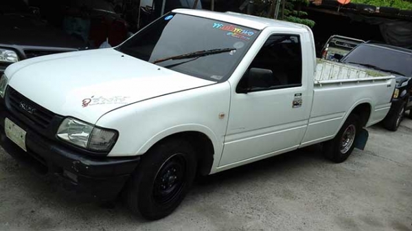 Isuzu Spark EX 2.5 Turbo 2002 M/T สี ขาว