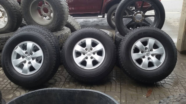 ขายล้อ toyota ขอบ16 พร้อมยางป้ายแดง