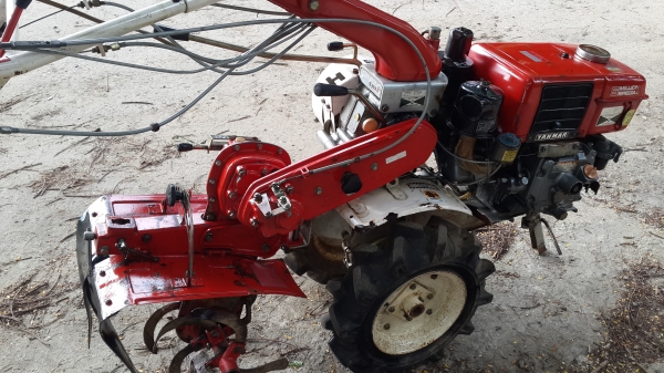 รถพรวนดิน YANMAR 5 แรง เปลี่ยนถ่ายของเหลวให้หมดพร้อมใช้งาน