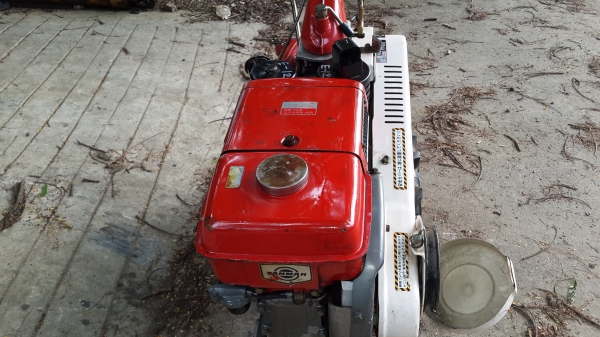 รถพรวนดิน YANMAR 5 แรง เปลี่ยนถ่ายของเหลวให้หมดพร้อมใช้งาน รถพรวนดิน YANMAR 5 แรง เปลี่ยนถ่ายของเหลวให้หมดพร้อมใช้งาน