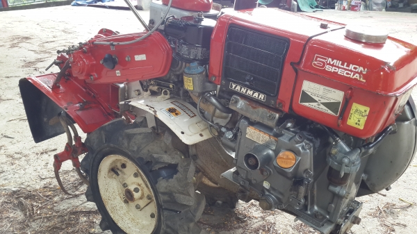 รถพรวนดิน YANMAR 5 แรง เปลี่ยนถ่ายของเหลวให้หมดพร้อมใช้งาน รถพรวนดิน YANMAR 5 แรง เปลี่ยนถ่ายของเหลวให้หมดพร้อมใช้งาน