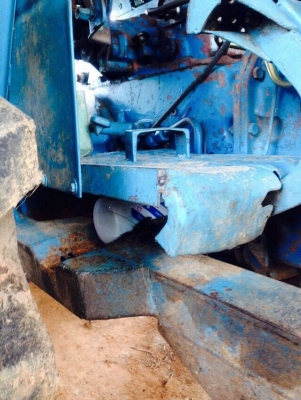 ขายรถไถฟอร์ด 6610 เพลาหน้าคาราโล่ 2 เพลา เอกสารเล่มทะเบียน สนใจโทร 081-9701072