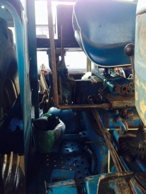 ขายรถไถฟอร์ด 6610 เพลาหน้าคาราโล่ 2 เพลา เอกสารเล่มทะเบียน สนใจโทร 081-9701072