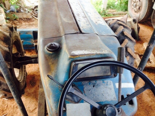 ขายรถไถฟอร์ด 6610 เพลาหน้าคาราโล่ 2 เพลา เอกสารเล่มทะเบียน สนใจโทร 081-9701072