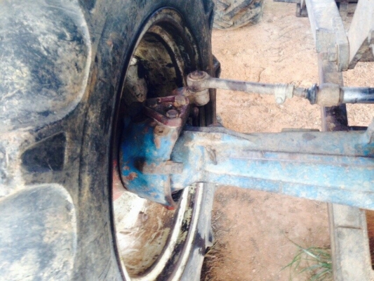 ขายรถไถฟอร์ด 6610 เพลาหน้าคาราโล่ 2 เพลา เอกสารเล่มทะเบียน สนใจโทร 081-9701072