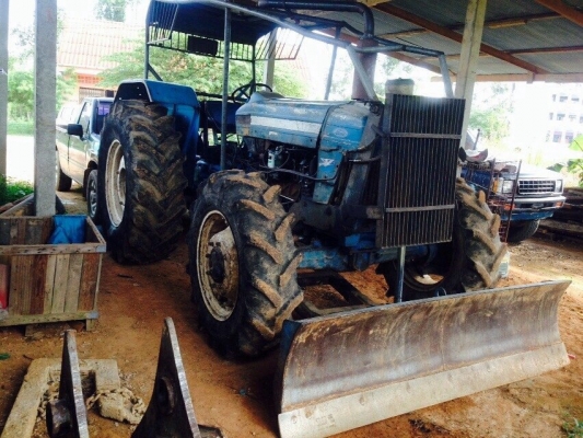 ขายรถไถฟอร์ด 6610 เพลาหน้าคาราโล่ 2 เพลา เอกสารเล่มทะเบียน สนใจโทร 081-9701072