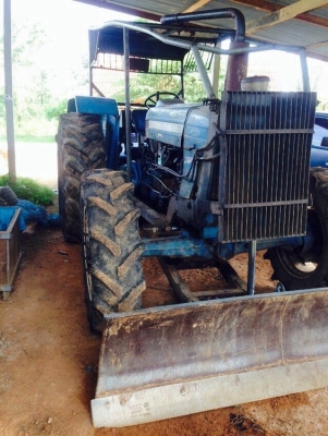 ขายรถไถฟอร์ด 6610 เพลาหน้าคาราโล่ 2 เพลา เอกสารเล่มทะเบียน สนใจโทร 081-9701072