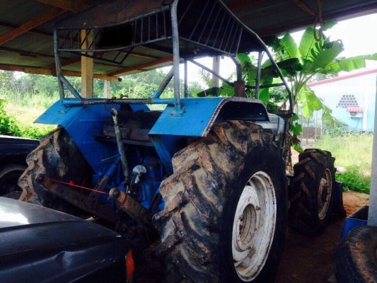 ขายรถไถฟอร์ด 6610 เพลาหน้าคาราโล่ 2 เพลา เอกสารเล่มทะเบียน สนใจโทร 081-9701072