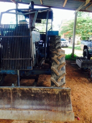 ขายรถไถฟอร์ด 6610 เพลาหน้าคาราโล่ 2 เพลา เอกสารเล่มทะเบียน สนใจโทร 081-9701072