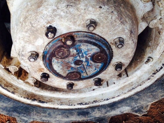 ขายรถไถฟอร์ด 6610 เพลาหน้าคาราโล่ 2 เพลา เอกสารเล่มทะเบียน สนใจโทร 081-9701072