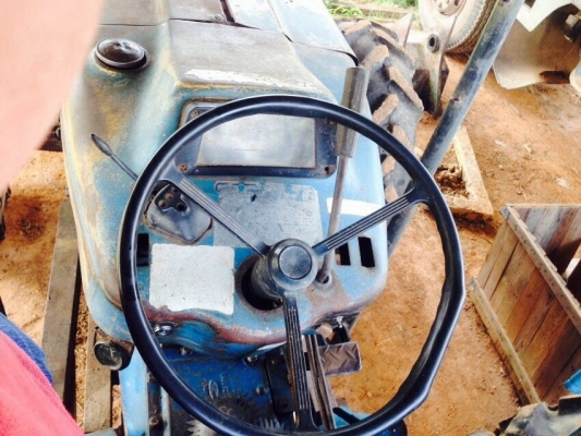 ขายรถไถฟอร์ด 6610 เพลาหน้าคาราโล่ 2 เพลา เอกสารเล่มทะเบียน สนใจโทร 081-9701072