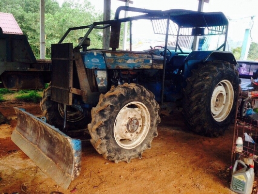 ขายรถไถฟอร์ด 6610 เพลาหน้าคาราโล่ 2 เพลา เอกสารเล่มทะเบียน สนใจโทร 081-9701072