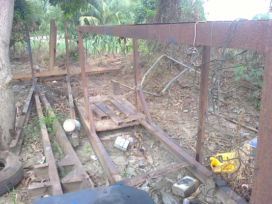 ขายที่ทอนไม้ยาง ทอนโพด   ออกจากไร่  ติดรถไถฟอดร์   มี 2  ชุด   ชุดละ  5000