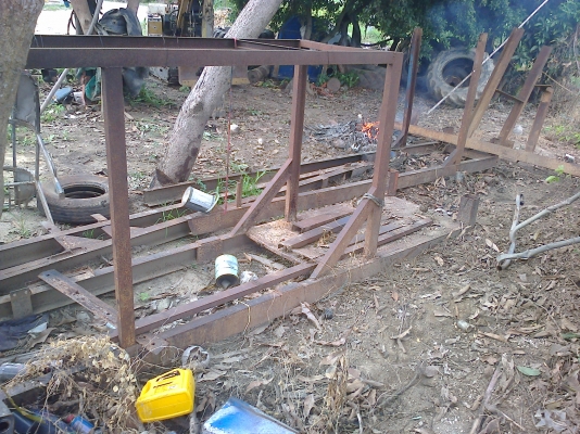 ขายที่ทอนไม้ยาง ทอนโพด   ออกจากไร่  ติดรถไถฟอดร์   มี 2  ชุด   ชุดละ  5000