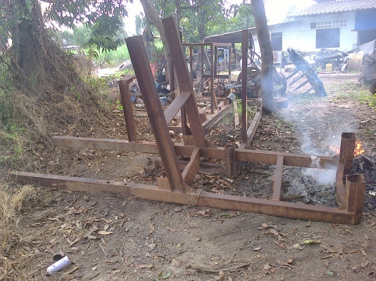 ขายที่ทอนไม้ยาง ทอนโพด   ออกจากไร่  ติดรถไถฟอดร์   มี 2  ชุด   ชุดละ  5000