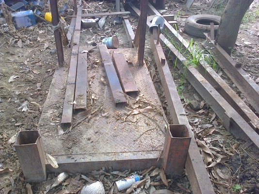 ขายที่ทอนไม้ยาง ทอนโพด   ออกจากไร่  ติดรถไถฟอดร์   มี 2  ชุด   ชุดละ  5000