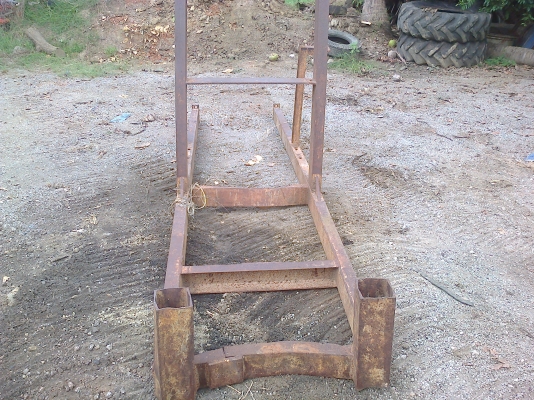 ขายที่ทอนไม้ยาง ทอนโพด   ออกจากไร่  ติดรถไถฟอดร์   มี 2  ชุด   ชุดละ  5000