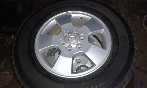 ขาย แม็ก นาวาร่าขอบ 16 พร้อมยางสวยๆ 4วงครบชุดครับ