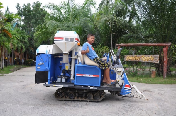 ขายรถเกี่ยว นวดข้าวISEKI ดีเซล2สูบ สวยเดิมจากญี่ปุ่น 48,000เท่านั้น