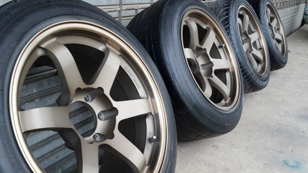 TE37 ขอบ18 6รู หน้า9.5 หลัง10.5 ออฟ22/15 พร้อมยางปี10/13