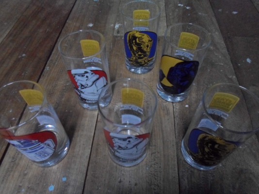 แก้วสะสม เป๊ปซี่ + แก้วโค้ก รวม 12 ใบ ขายเหมา 1,000